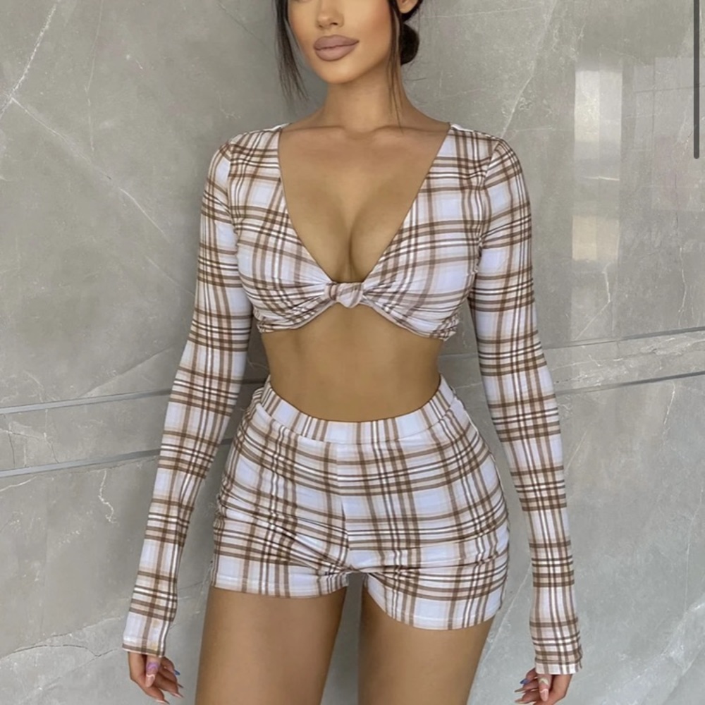 *NEW W TAGS*Tiger Mist• Lulu Short Tan Check• Med